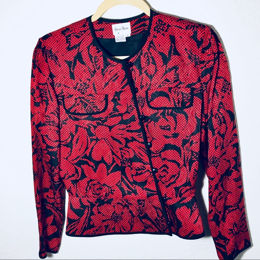 { Vintage NEIMAN-MARCUS} 💯 SILK RED BLACK BLAZER